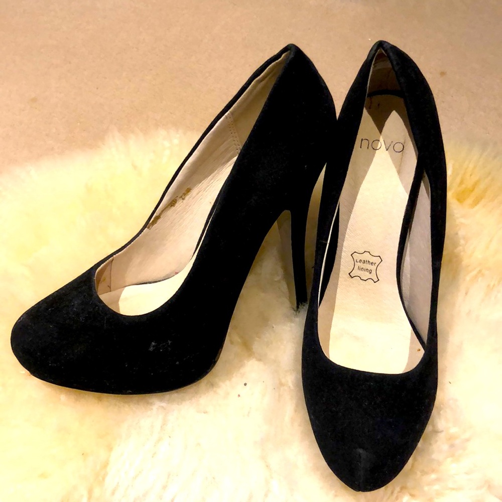 Novo black suede platform heels. Size 6. Brand new